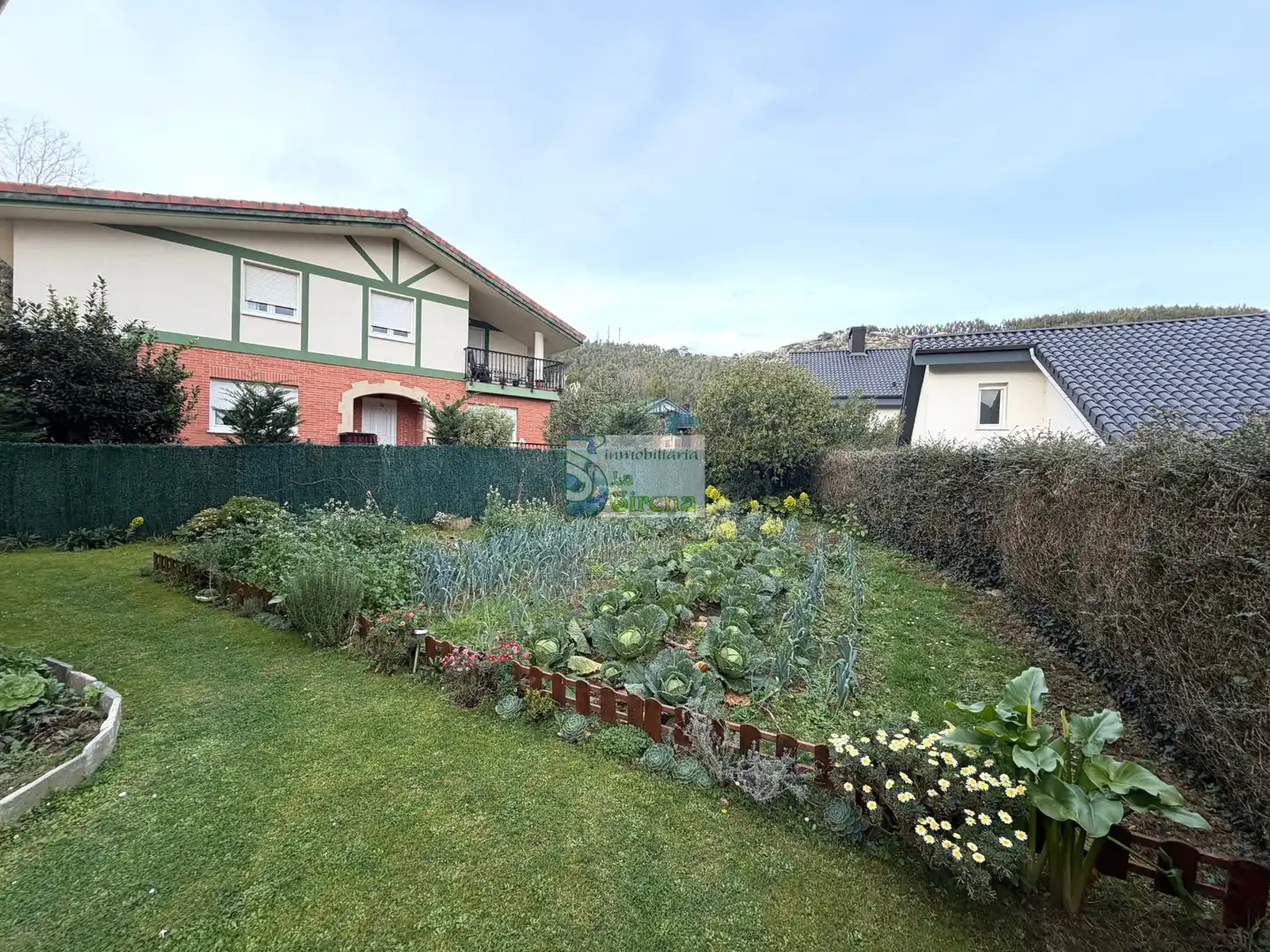 Jardí de Casa o xalet en venda en Castro-Urdiales amb Calefacció, Jardí privat i Terrassa