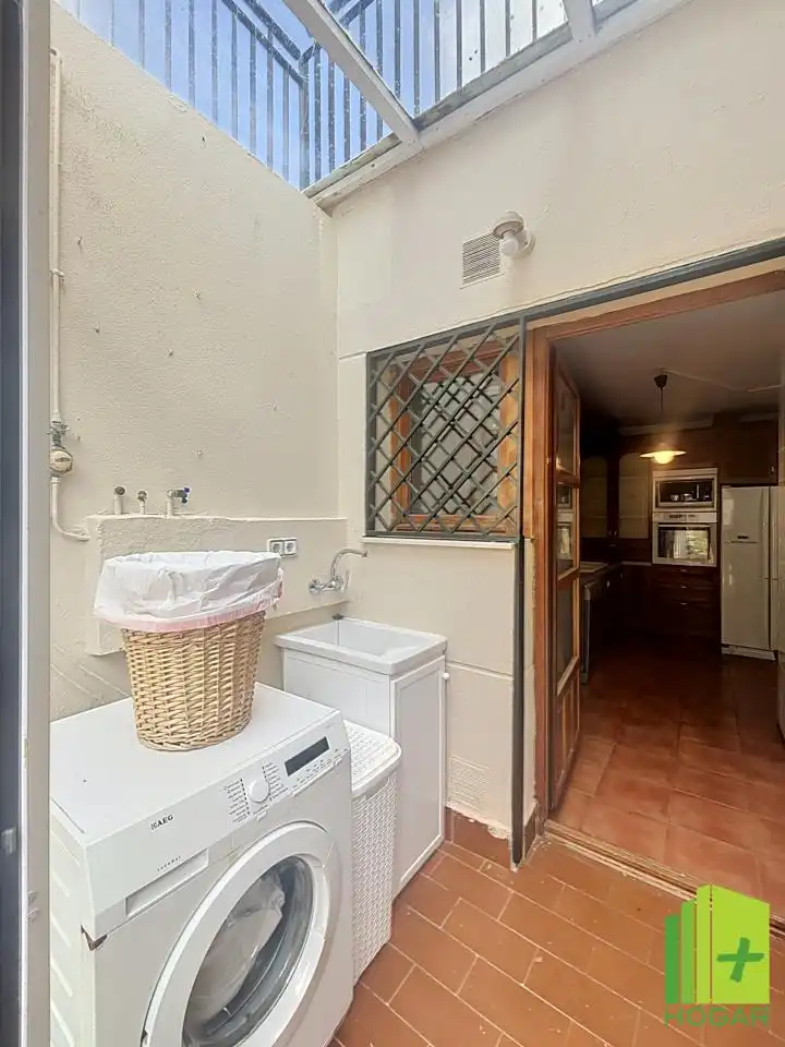 Casa adosada en venta en Jaén con Aire acondicionado, Jardín privado y Terraza