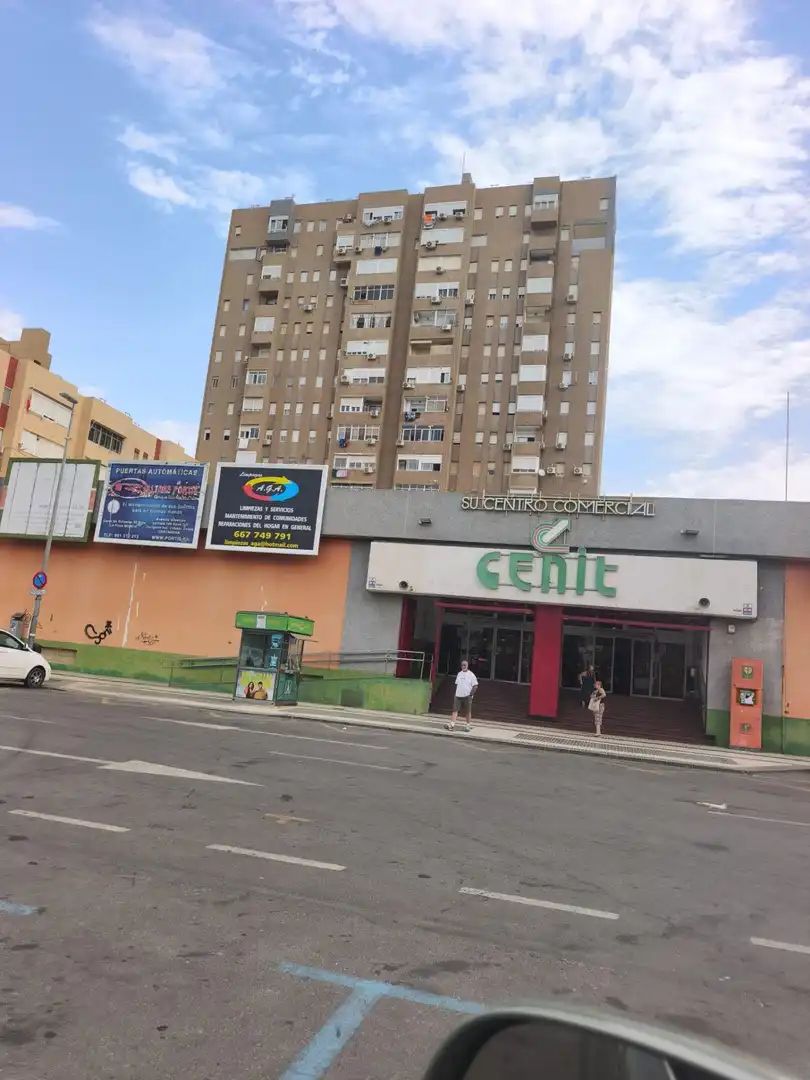 Vista exterior de Pis en venda en Cartagena