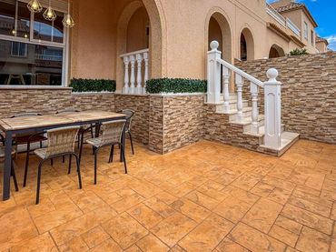 Terraced house with pool for sale in Calle Creta