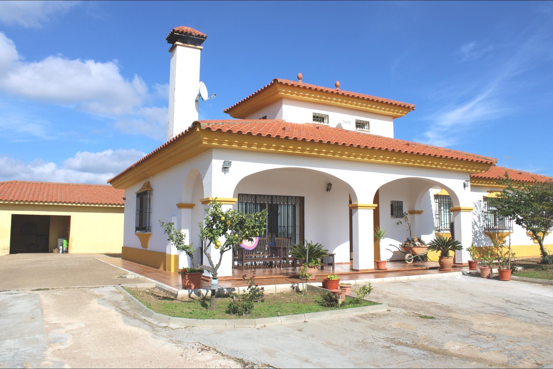 Vista exterior de Casa o xalet en venda en Villablanca amb Aire condicionat, Jardí privat i Terrassa