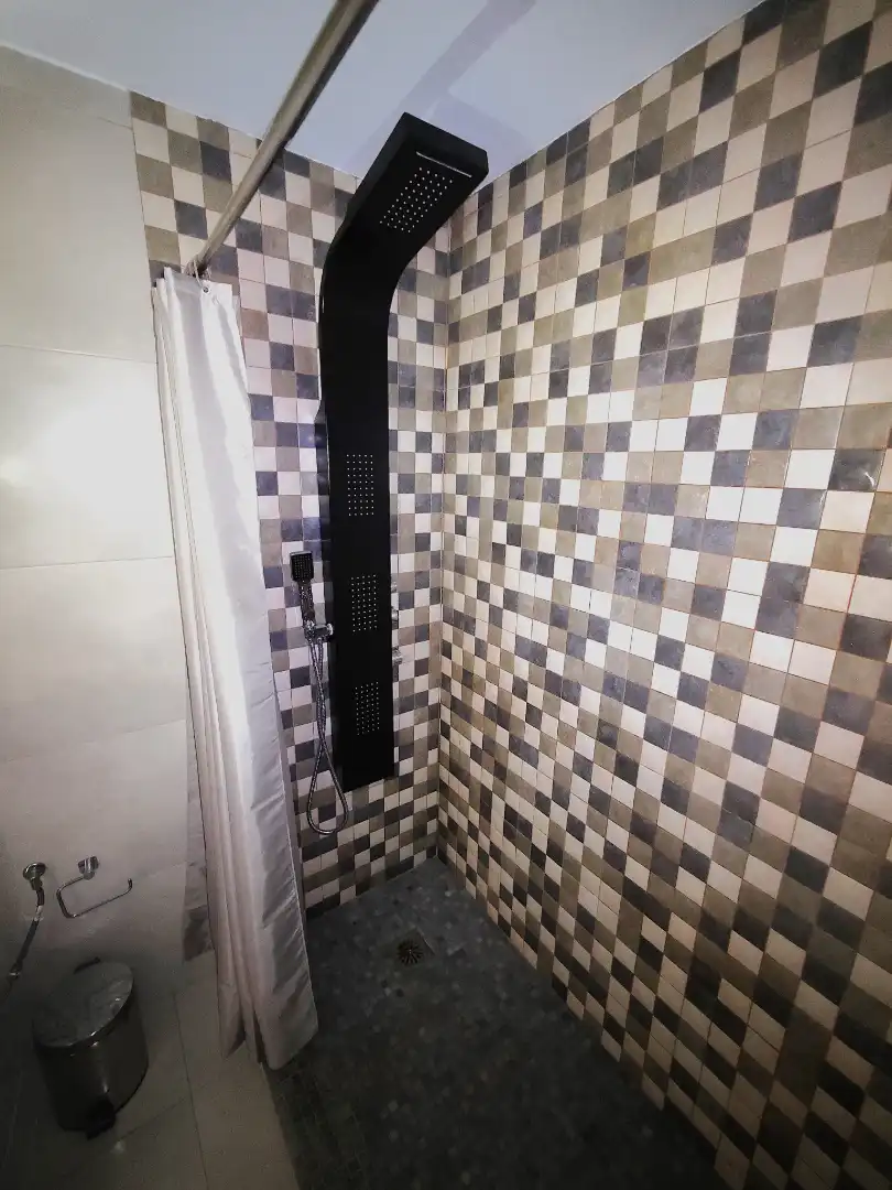 Baño de Ático en venta en Lebrija con Terraza, Amueblado y Balcón