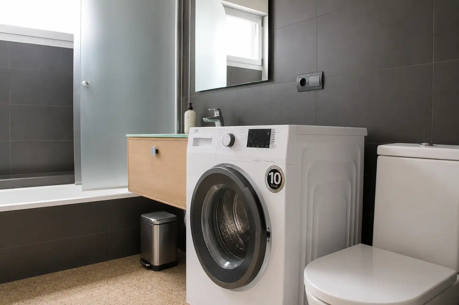 Badezimmer von Wohnungen zur Miete in Palamós mit Klimaanlage, Terrasse und Möbliert