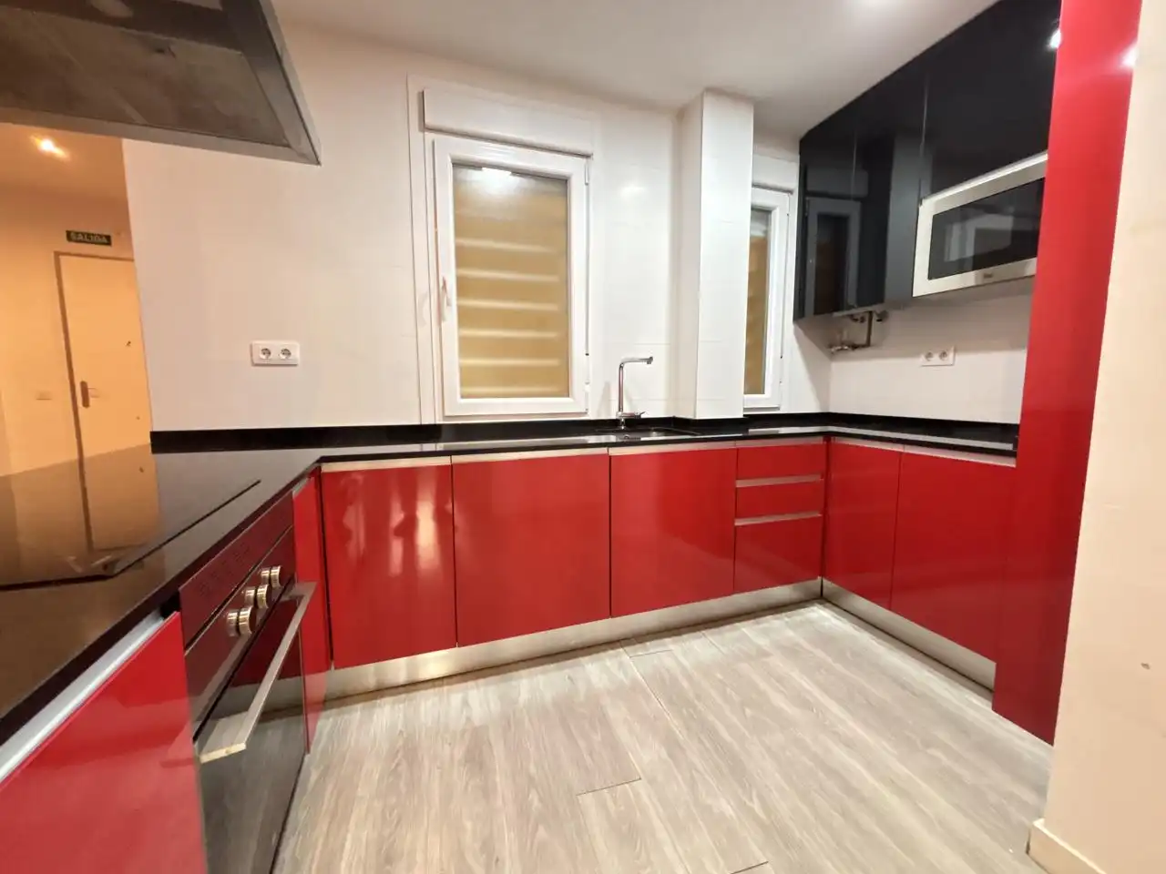 Cocina de Piso para compartir en Madrid con Aire acondicionado y Amueblado