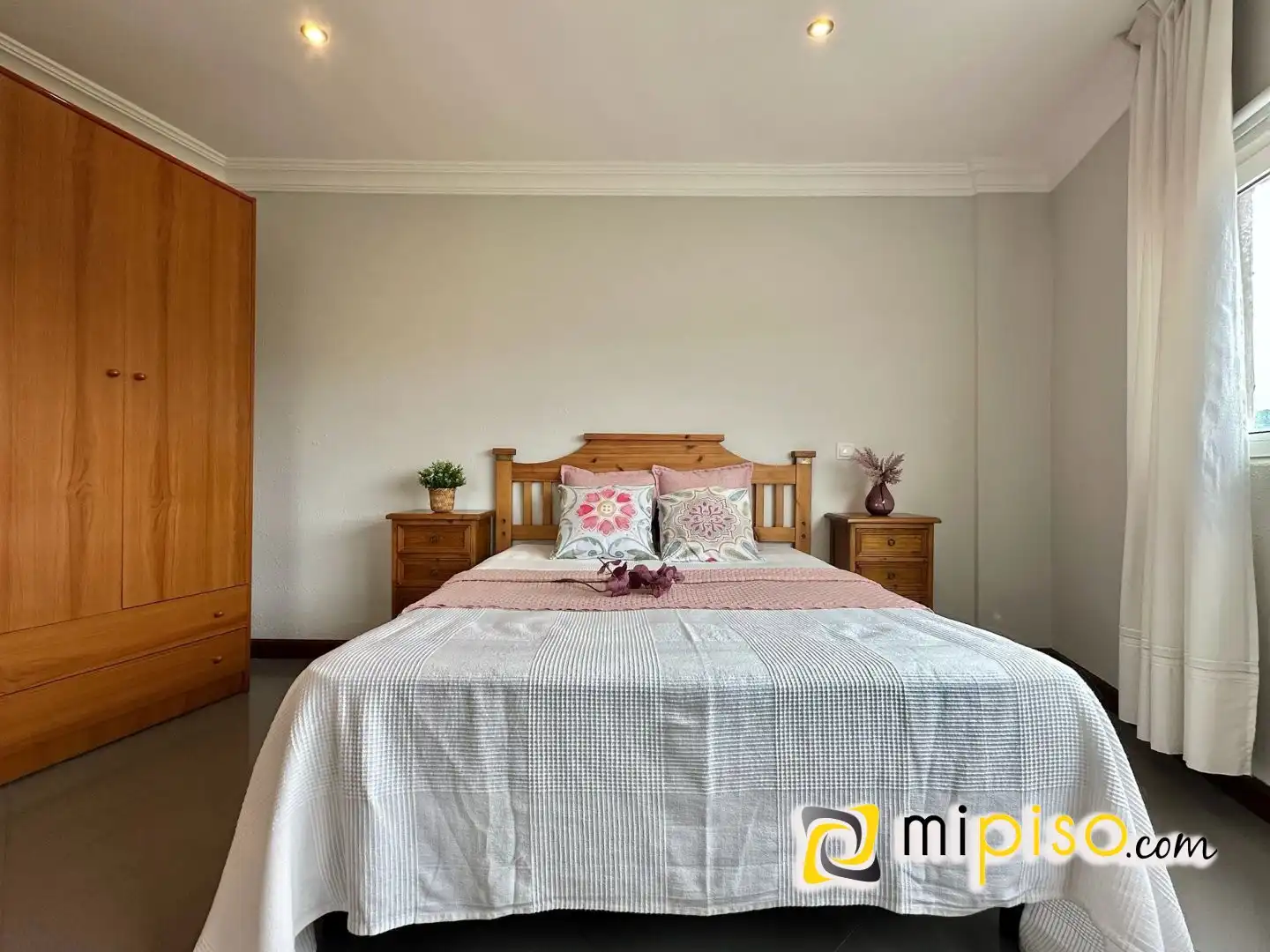 Bedroom of Flat for sale in Laredo  with Furnished