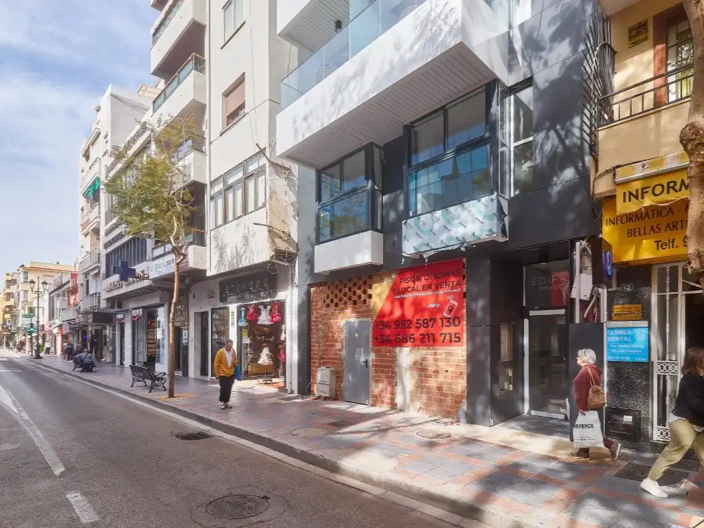 Außenansicht von Wohnung zum Verkauf in Fuengirola mit Klimaanlage, Terrasse und Ofen