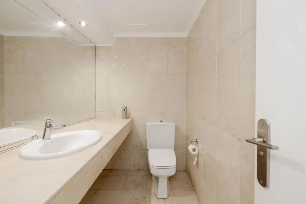 Bany de Dúplex en venda en Marbella amb Aire condicionat, Calefacció i Terrassa