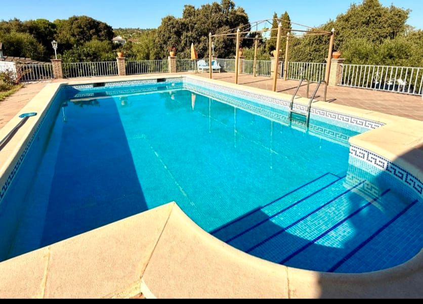 Piscina de Casa o xalet en venda en Almodóvar del Río amb Aire condicionat, Calefacció i Jardí privat