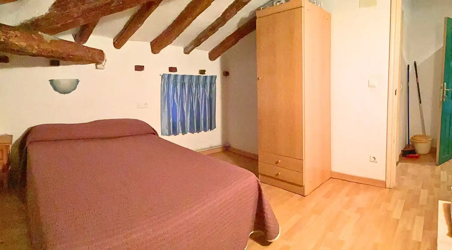 Dormitori de Finca rústica en venda en Velilla de Jiloca amb Jardí privat, Terrassa i Traster