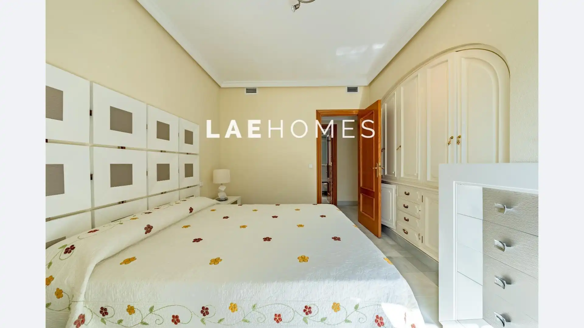 Bedroom of Apartments for sale in Marbella  with Air Conditioner, Heating and Terrace