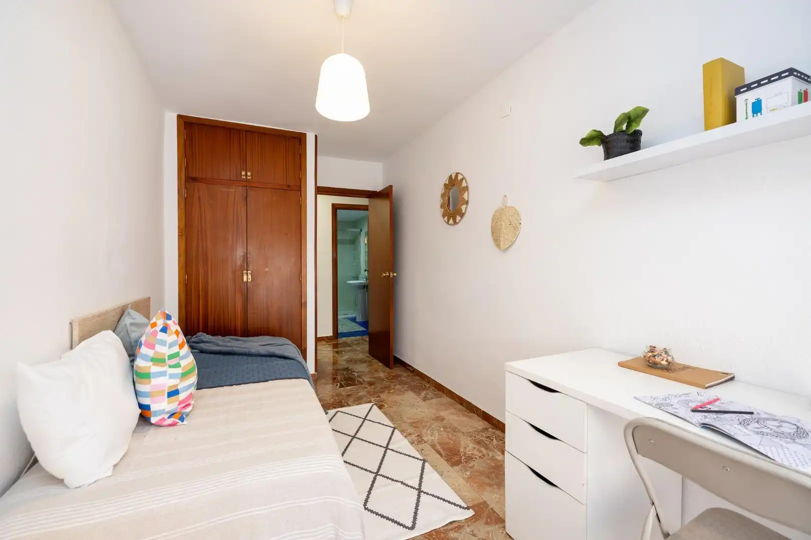 Habitación de Piso en venta en Granada con Calefacción y Balcón