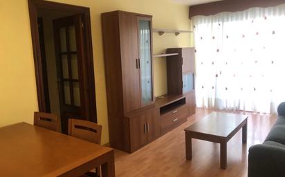 Living room of Flat for sale in Cornellà de Llobregat  with Air Conditioner, Furnished and Oven