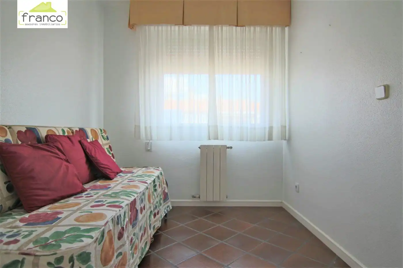 Schlafzimmer von Dachboden zur Miete in Murcia mit Klimaanlage, Heizung und Terrasse