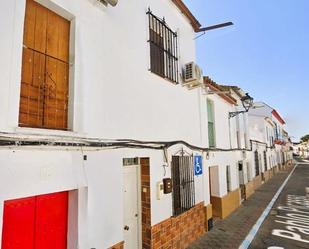 Vista exterior de Casa o xalet en venda en Alcolea del Río amb Terrassa