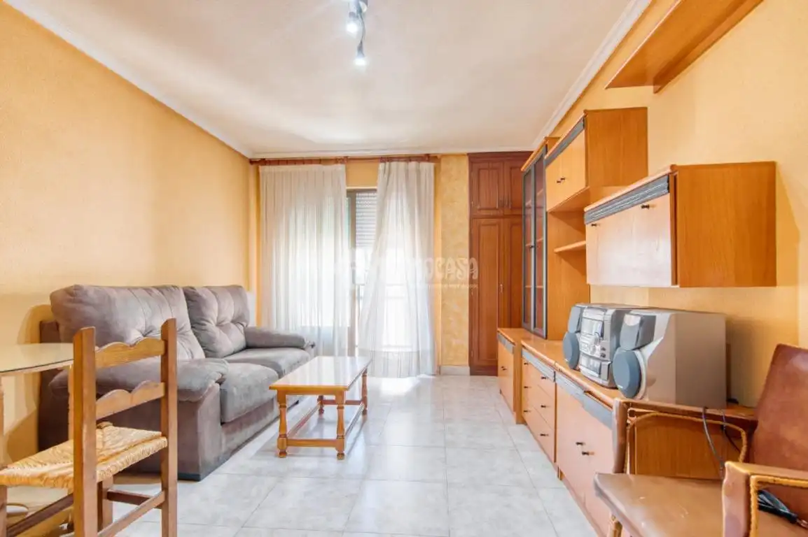 Living room of Flat for sale in Salamanca  with Heating and Balcony