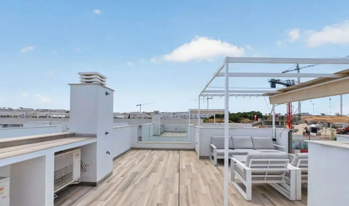 Chalet con piscina en venta en Los Balcones - Los Altos, imagen 29