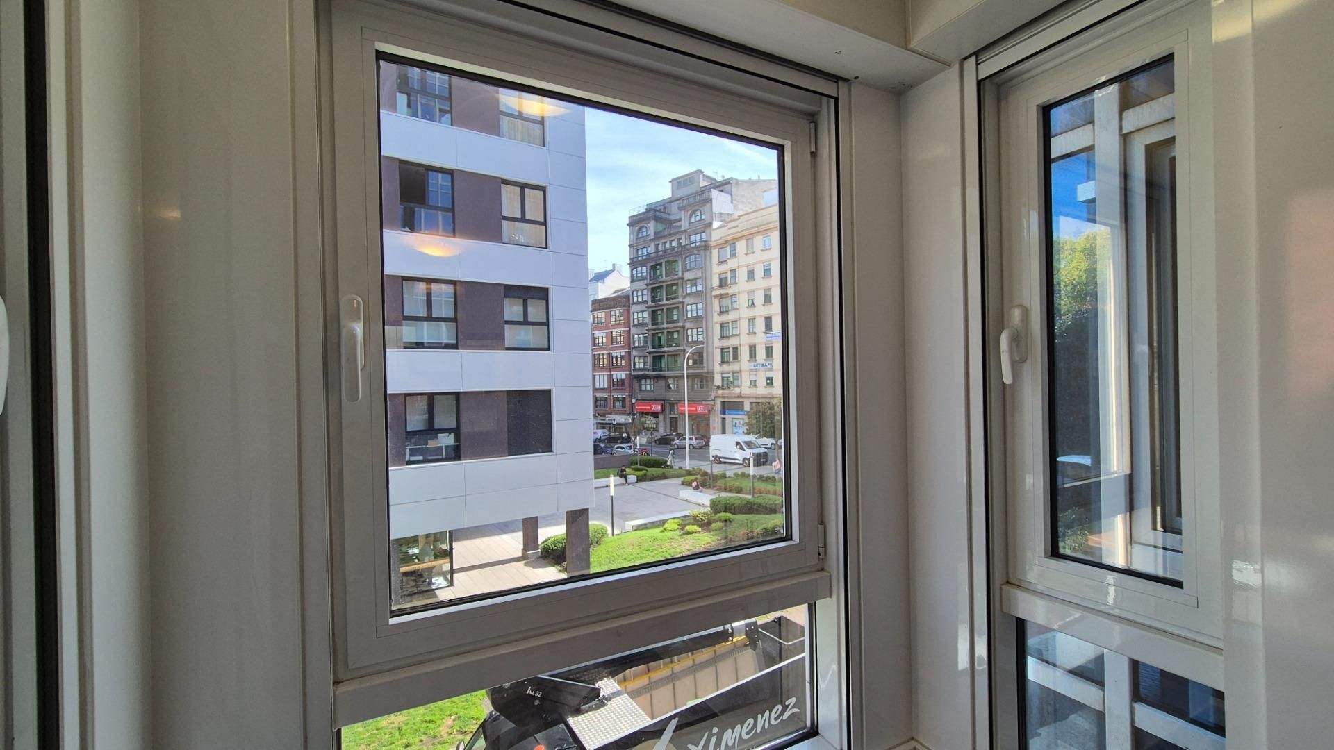 Vista exterior de Apartament de lloguer en A Coruña Capital  amb Calefacció i Traster