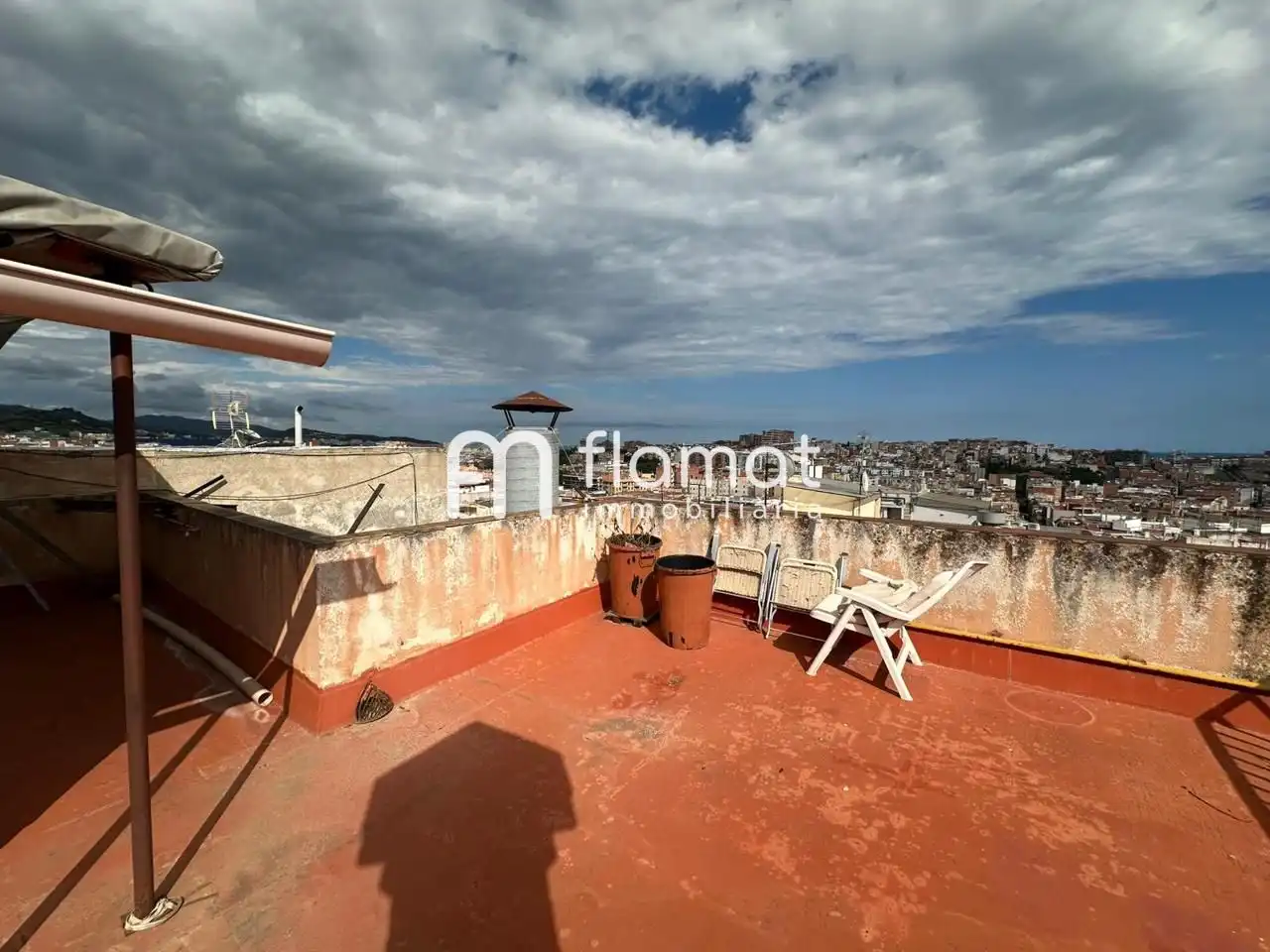 Vista exterior de Edificio en venta en Santa Coloma de Gramenet