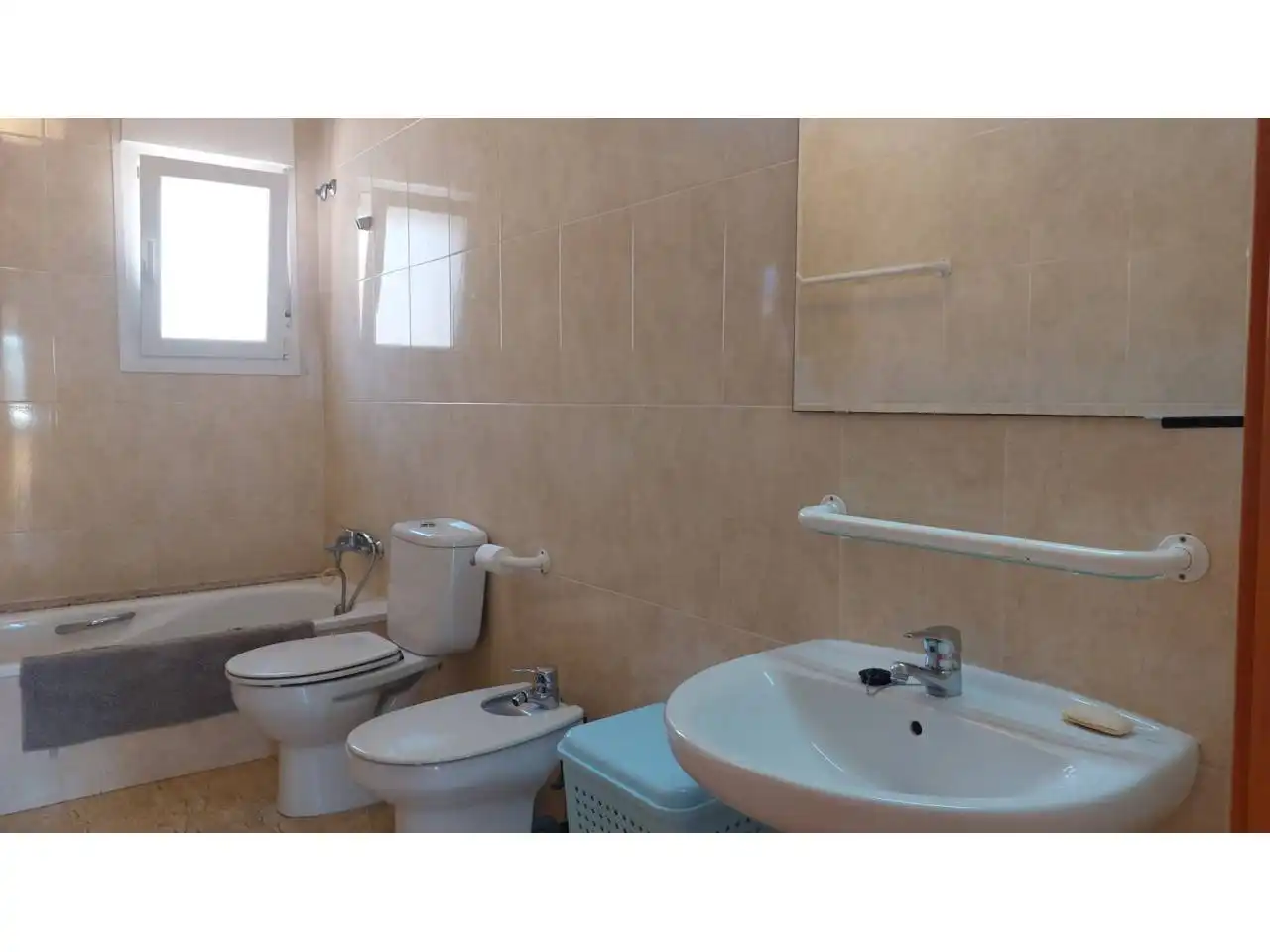 Baño de Casa o chalet de alquiler en Cubelles con Aire acondicionado, Calefacción y Terraza
