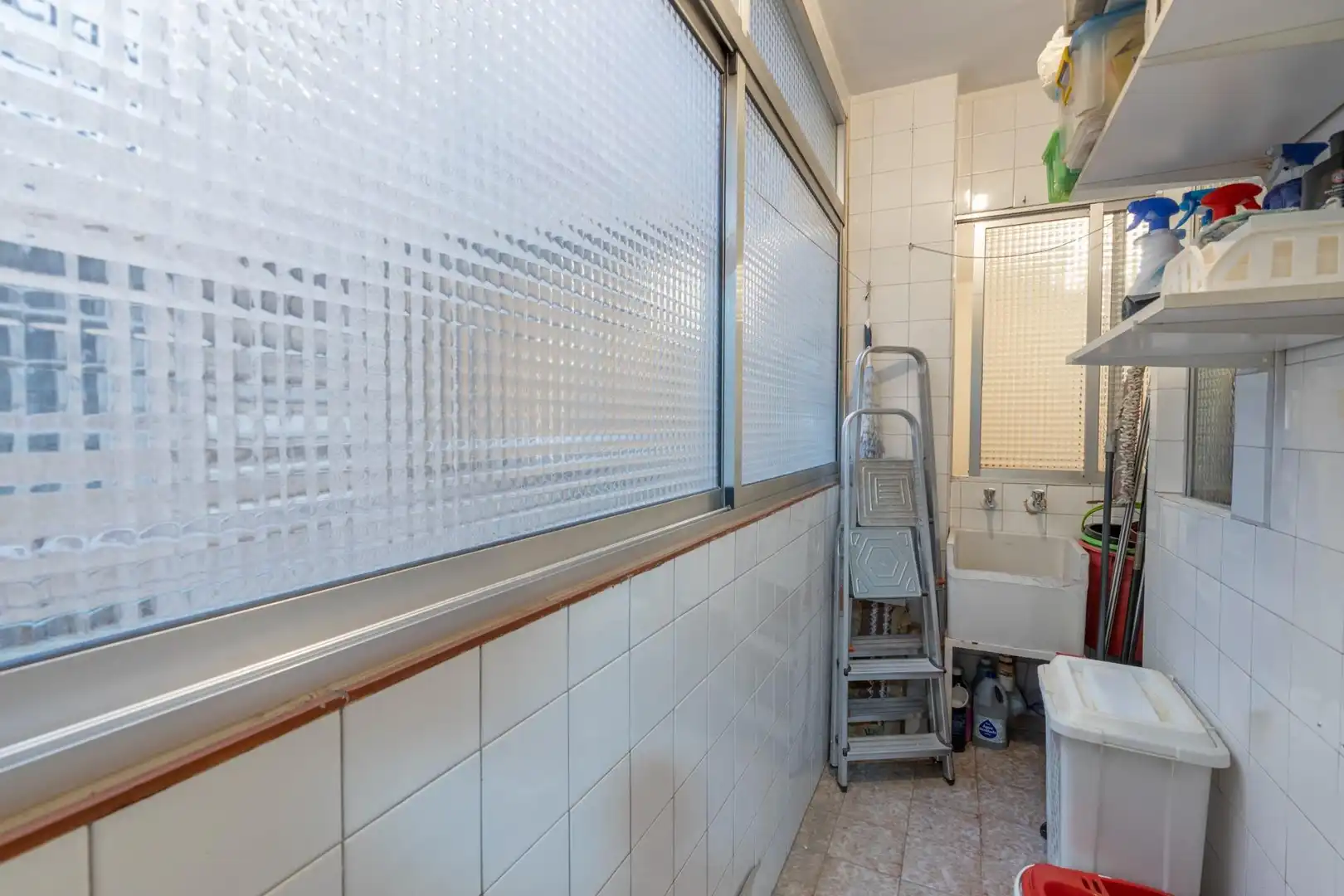 Baño de Piso en venta en Granada con Calefacción y Balcón
