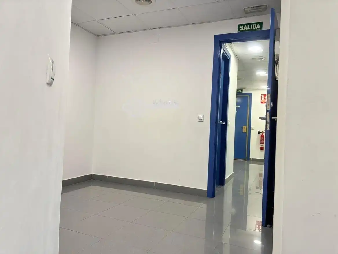 Pis amb ascensor en venda a Caballería Española, imagen 27