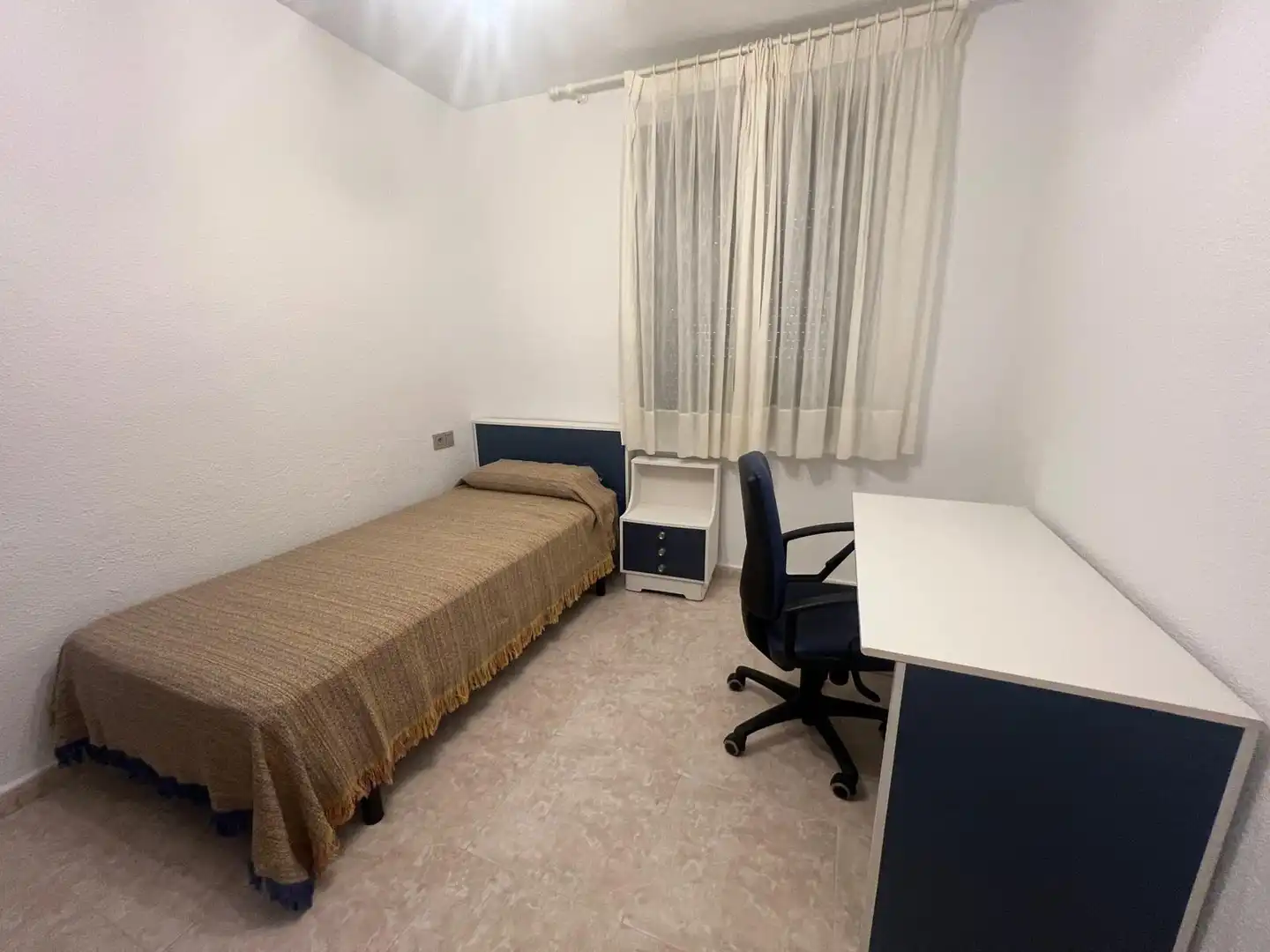 Bedroom of Flat for rent in Plasencia  with Air Conditioner, Terrace and Furnished