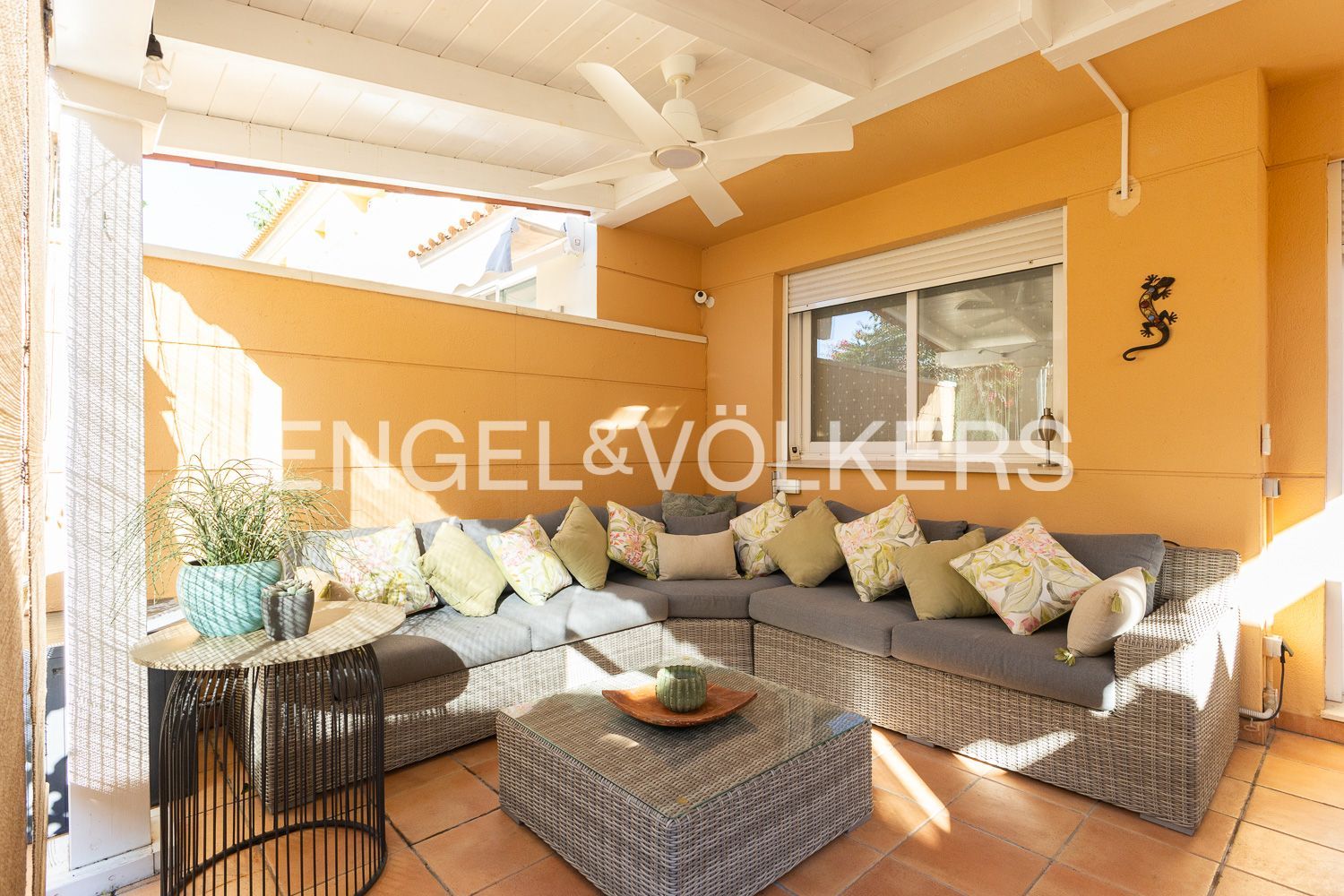 Terrace of House or chalet to rent in Tavernes Blanques  with Air Conditioner, Heating and Private garden