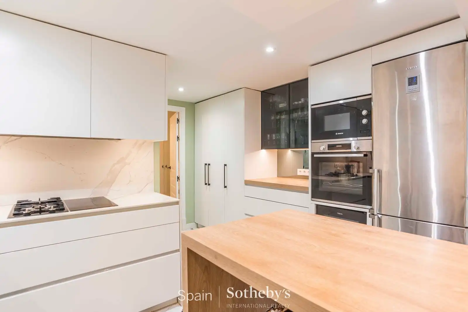 Kitchen of Apartments for rent in Madrid  with Air Conditioner, Heating and Terrace
