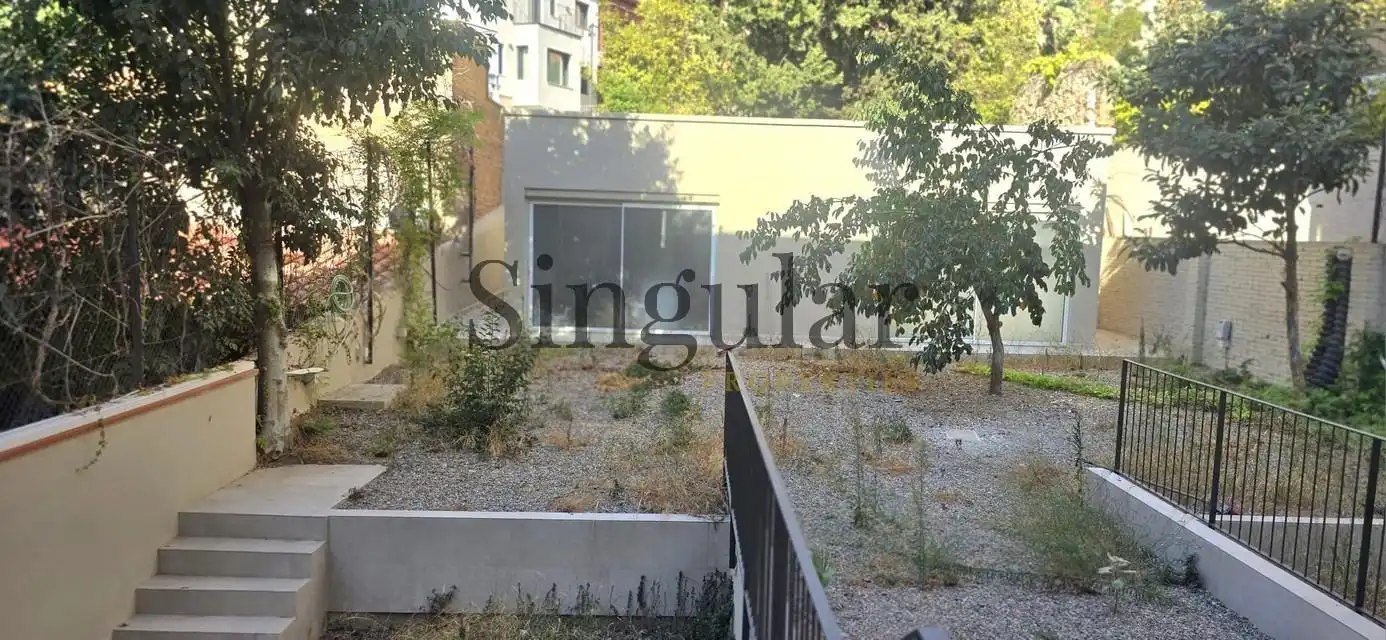 Dúplex en venta en Barcelona con Aire acondicionado, Calefacción y Jardín privado