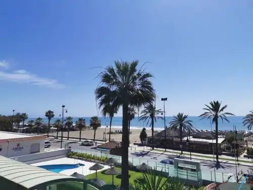 Vista exterior de Estudio en venta en Torremolinos con Amueblado y Piscina comunitaria