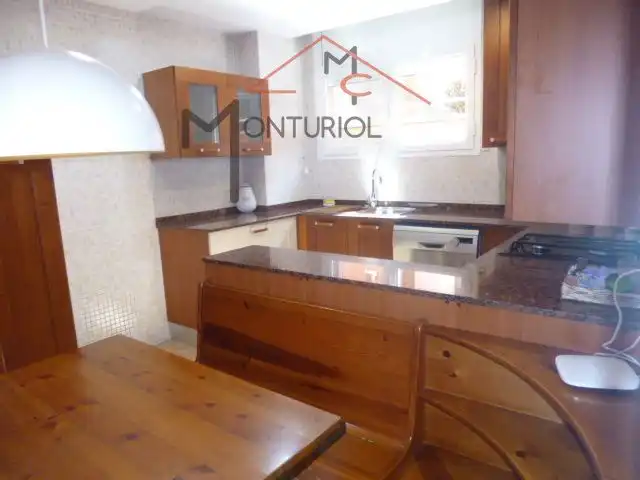 Cuina de Casa adosada en venda en Sant Joan Despí amb Aire condicionat, Calefacció i Jardí privat