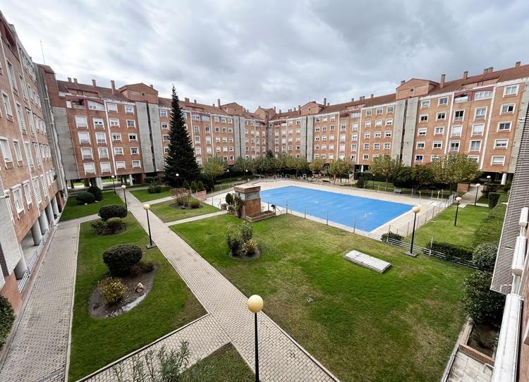 Photo 1 of Flat to rent in Calle de Ciudad de Águilas, Marroquina, Madrid
