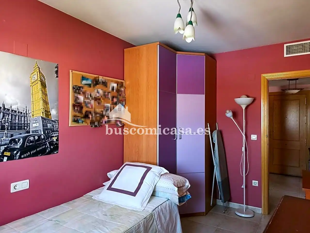 Schlafzimmer von Dachboden zum Verkauf in Torredelcampo mit Klimaanlage, Terrasse und Abstellraum
