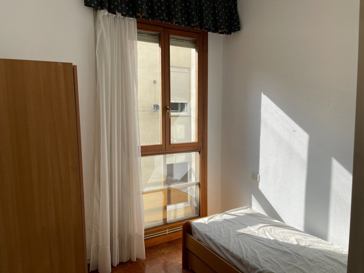 Habitación de Piso de alquiler en Bilbao  con Calefacción, Amueblado y Balcón