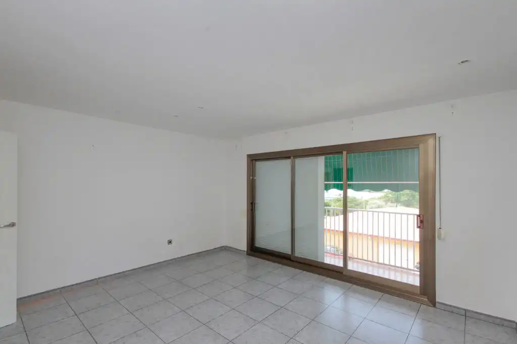 Flat for sale in C/ Romania, Can Parellada