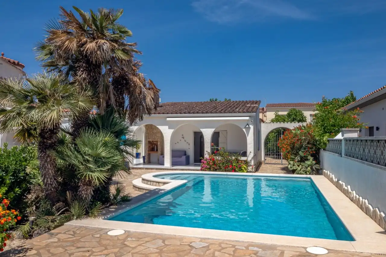 Casa con piscina in vendita a Cap Ras - Creus - Falconera