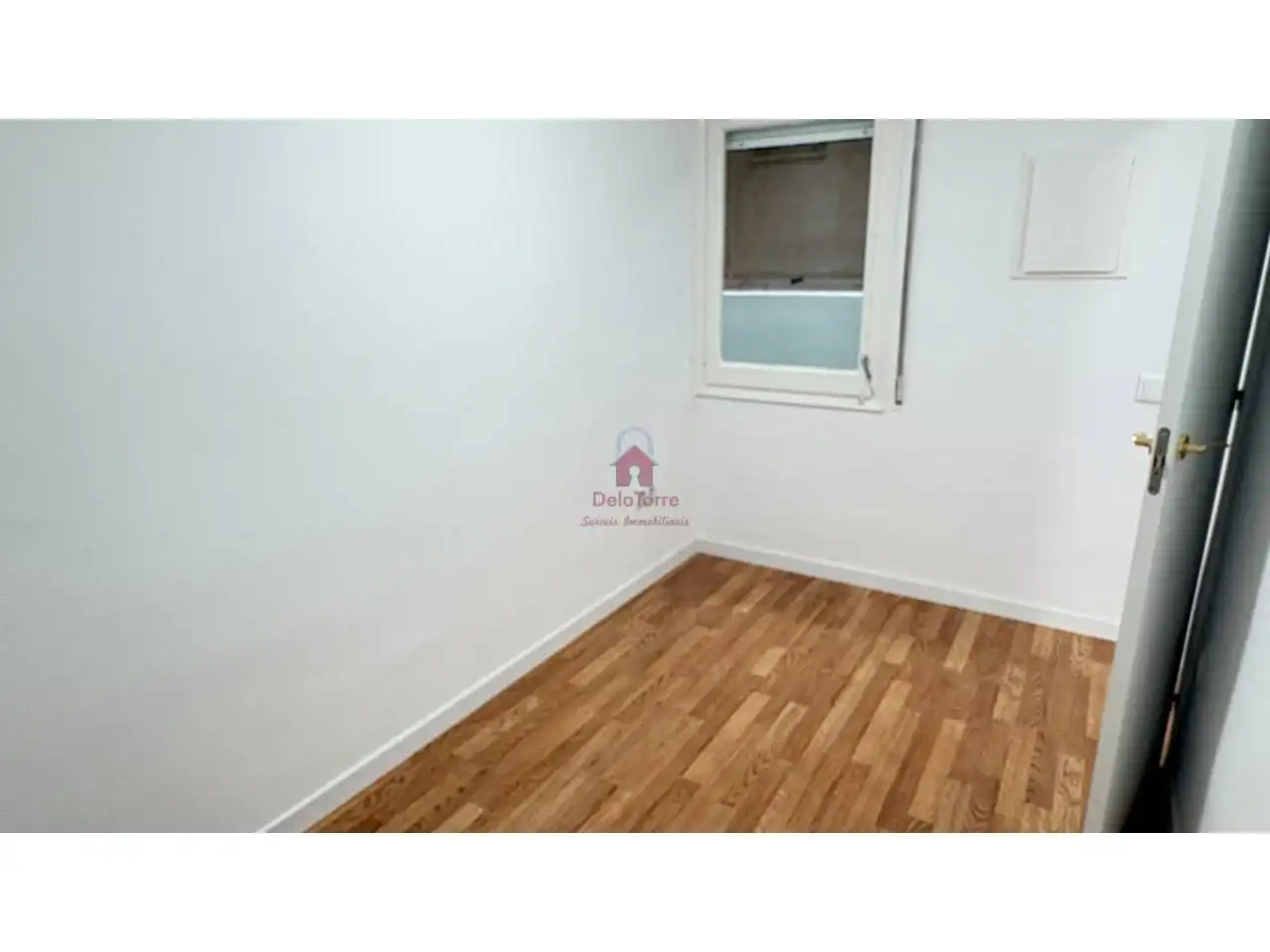 Bedroom of Flat for sale in Terrassa  with Air Conditioner, Parquet flooring and Balcony