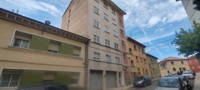 Piso en Venta en Calle del Instituto Laboral en Sabiñánigo Centro - Aurín