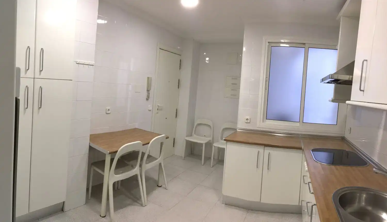 Cocina de Piso de alquiler en Sevilla con Aire acondicionado, Calefacción y Terraza