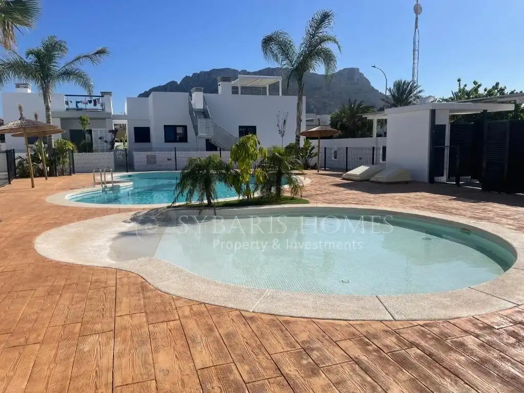 Reihenhaus mit Pool zum Verkauf in Calle Benimeli