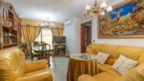 Living room of Flat for sale in  Granada Capital  with Air Conditioner, Terrace and Balcony