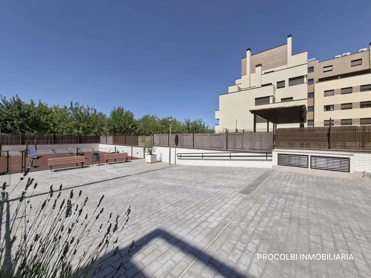 Terrassa de Pis en venda en Azuqueca de Henares amb Aire condicionat, Calefacció i Jardí privat