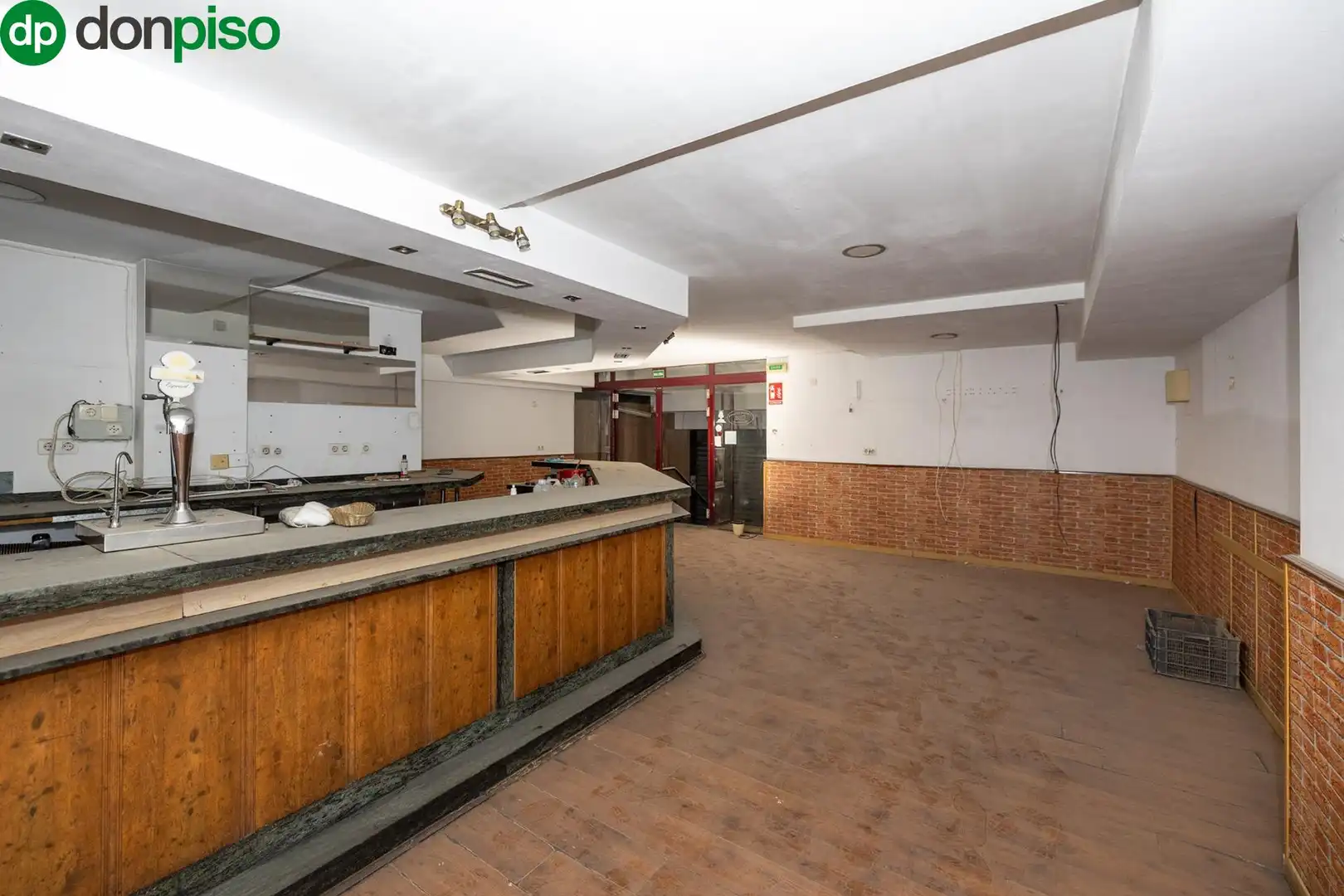 Local en venta en Avenida Avenida Juan Pablo II, 92, Joaquina Eguaras