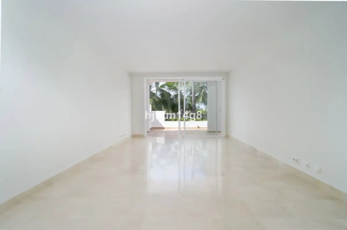Piso con ascensor en venta en Nueva Andalucía, imagen 4
