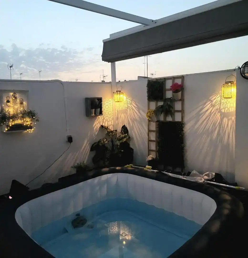 Piscina de Casa adosada en venda en Écija amb Aire condicionat, Piscina i Balcó