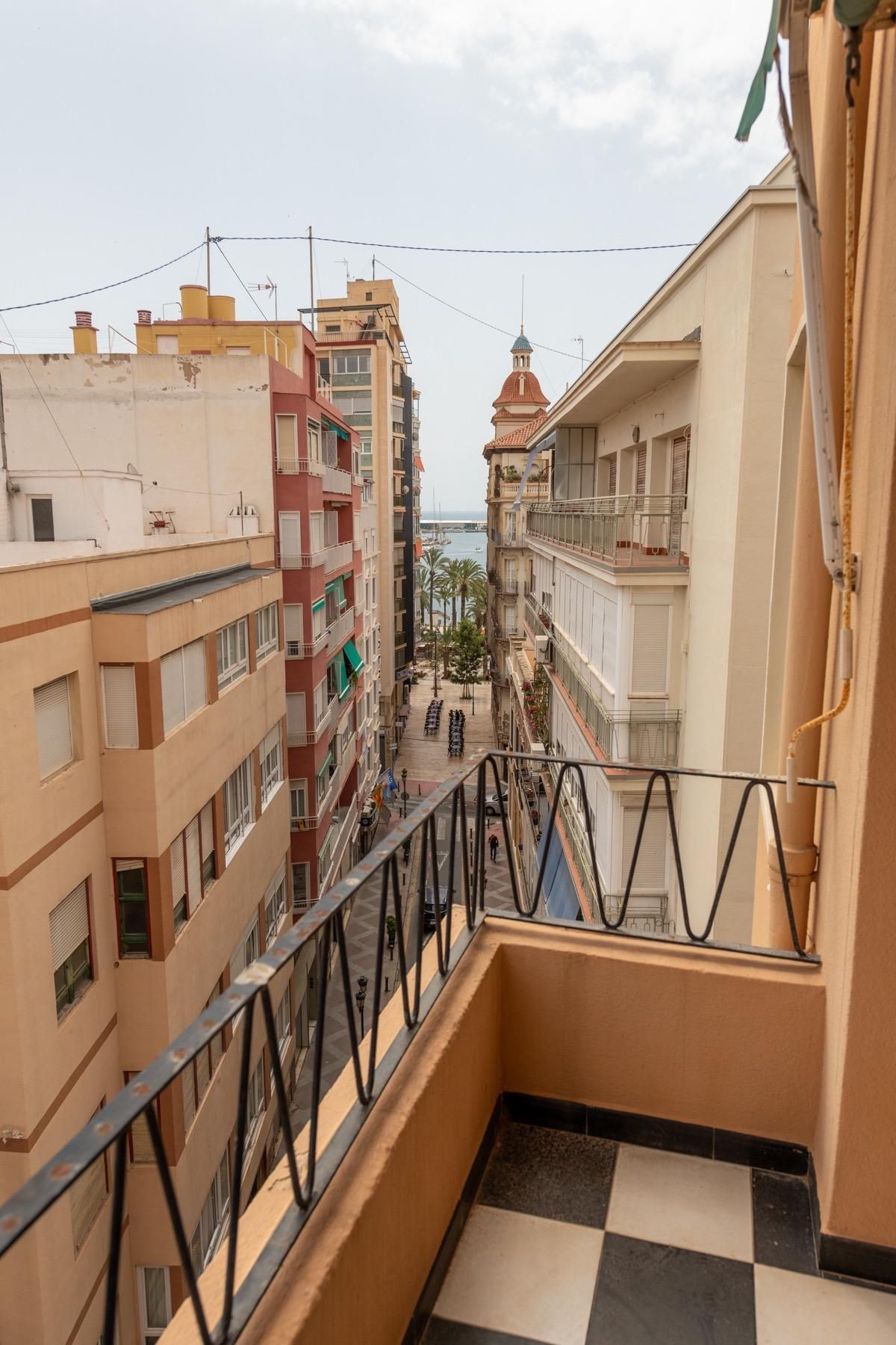 Flat for sale in  VALDES, 8, Barrio del Centro