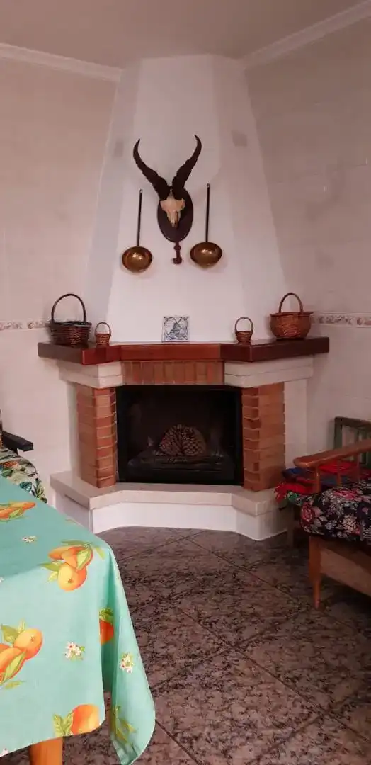Sala d'estar de Casa adosada en venda en Iznatoraf amb Traster, Moblat i Forn
