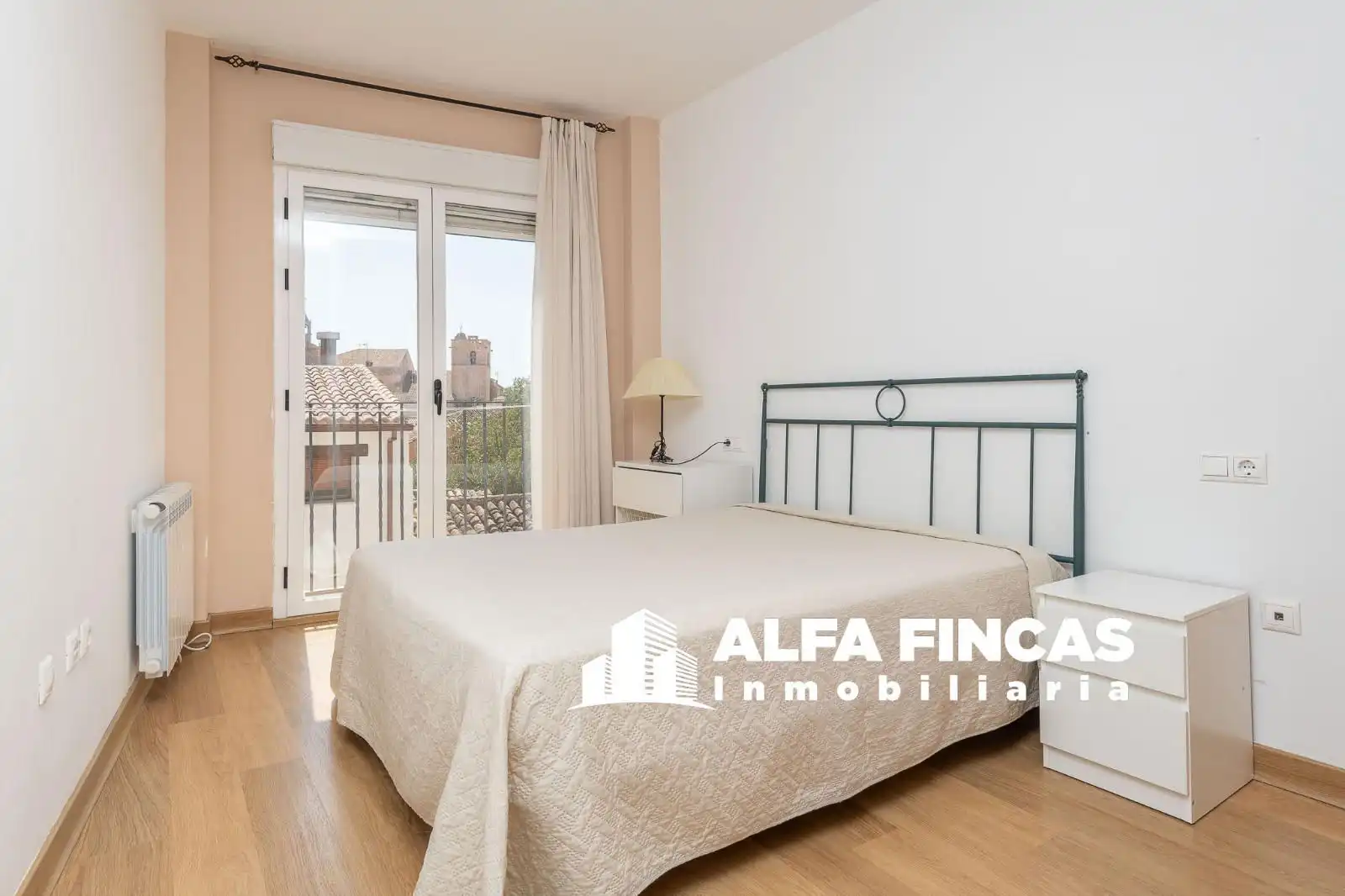 Piso con terraza en venta en La Tercia 15