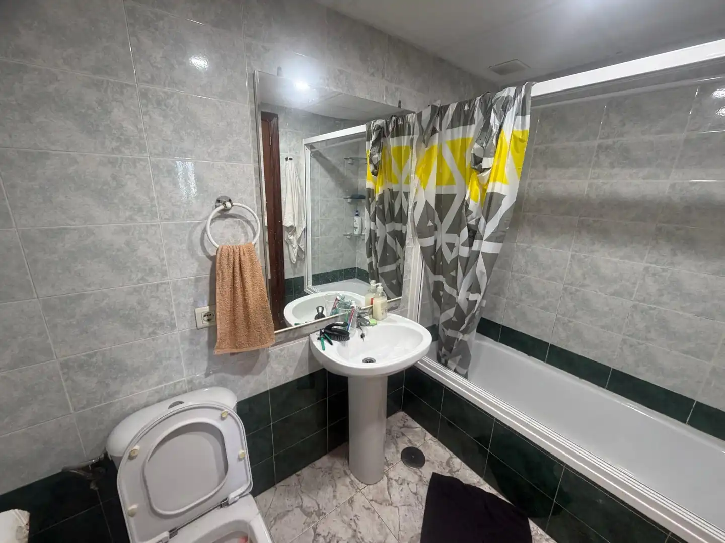 Baño de Piso en venta en Casar de Cáceres con Aire acondicionado, Calefacción y Terraza