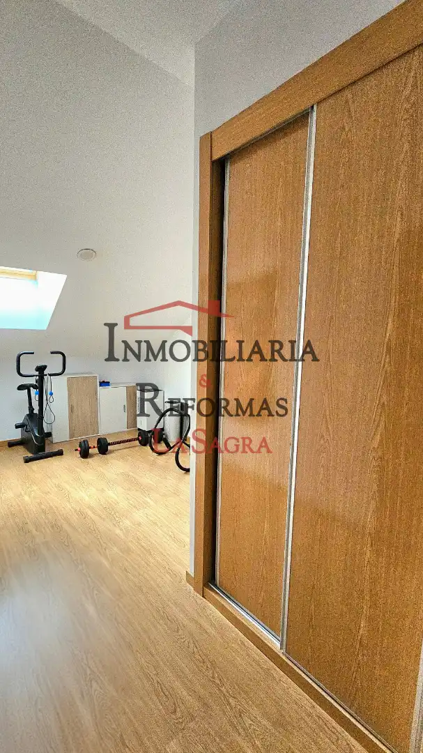 Maisonette zum Verkauf in Villaseca de la Sagra mit Klimaanlage, Heizung und Privatgarten